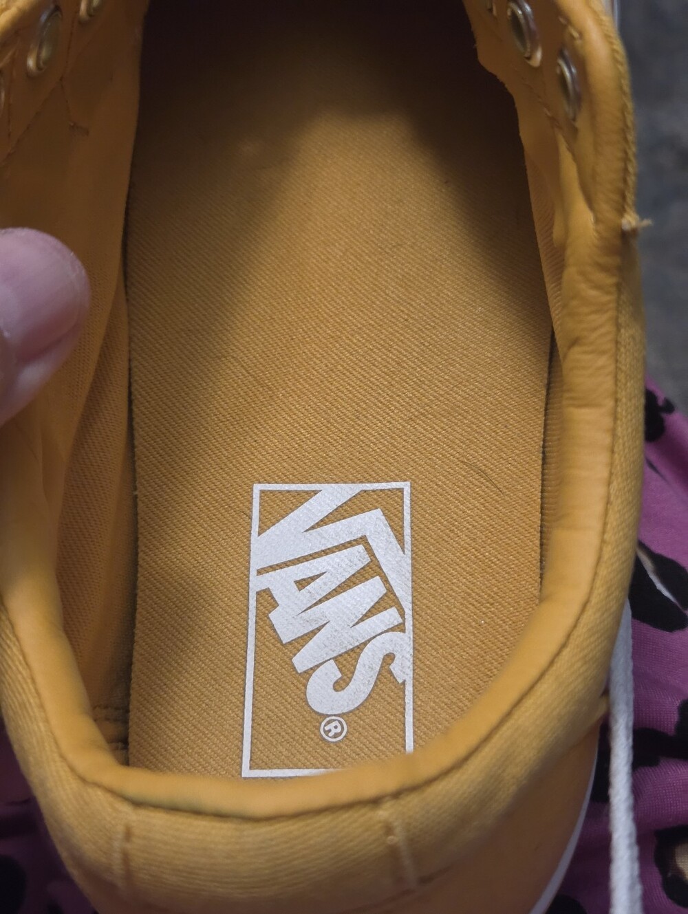 Vans Old Skool Yellow/White Low-Top Skate Shoes – Women’s 8.5 (Like New!) - Picture 9 of 9